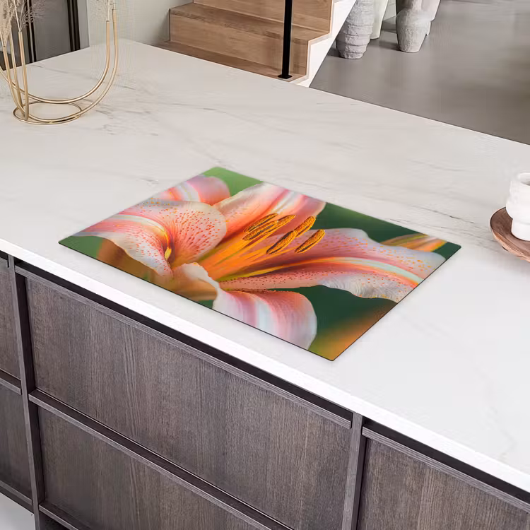Lelie - Close up - Lichtroze Inductie beschermer vinyl 3mm klein -sfeer8