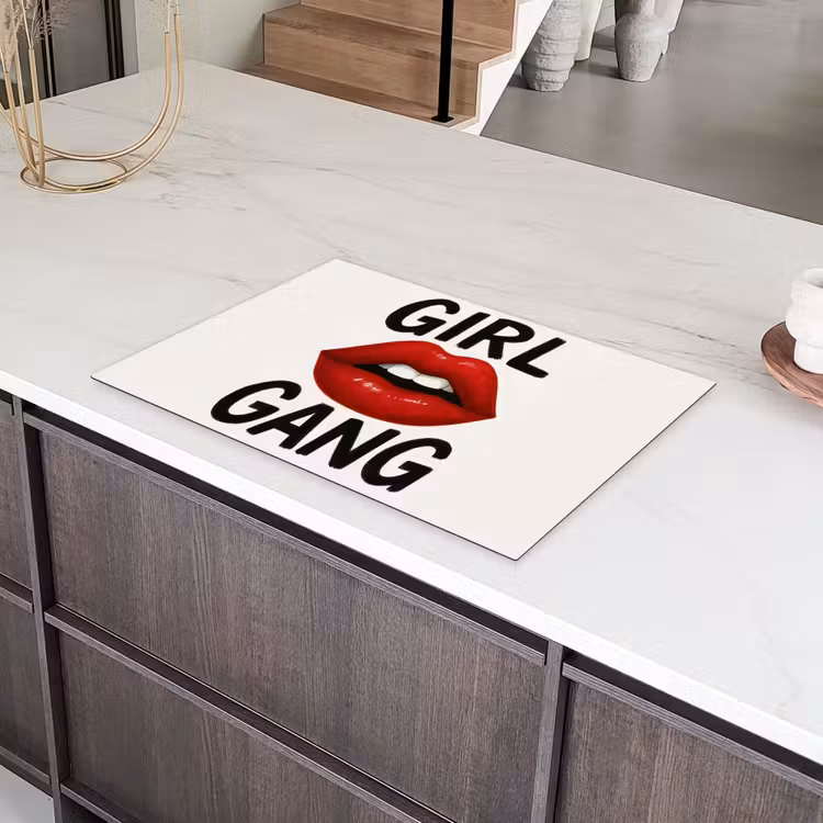 Lip - Girl - Rood - Letters Inductie beschermer vinyl 3mm klein -sfeer8