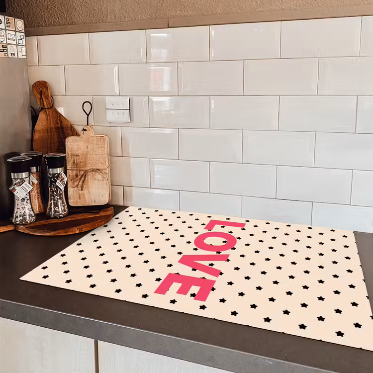 Love - Stippen - Roze Inductie beschermer vinyl 3mm klein -sfeer3