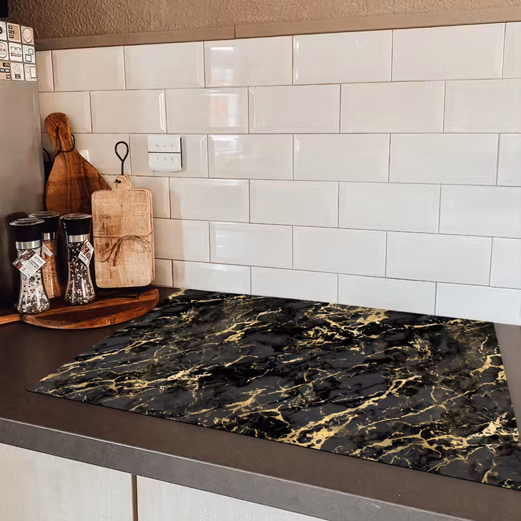 Marmer - Zwart - Goudstructuur Inductie beschermer vinyl 3mm klein 276 -sfeer3