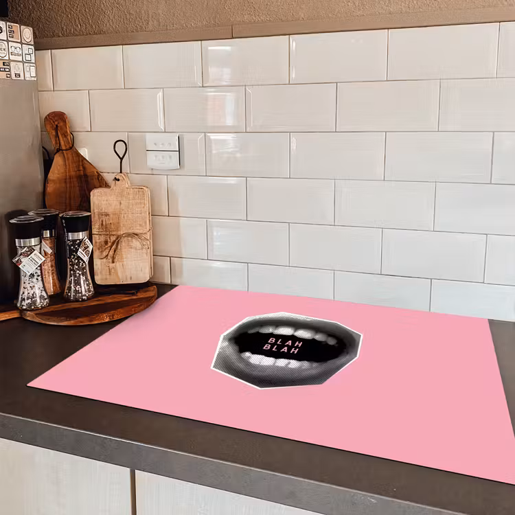 Mond - BLAH BLAH - Roze Inductie beschermer vinyl 3mm klein -sfeer3
