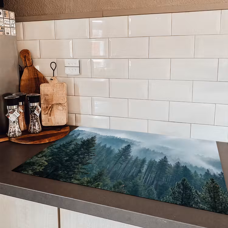 Naaldwoud - Bergen - Mist Inductie beschermer vinyl 3mm klein -sfeer3