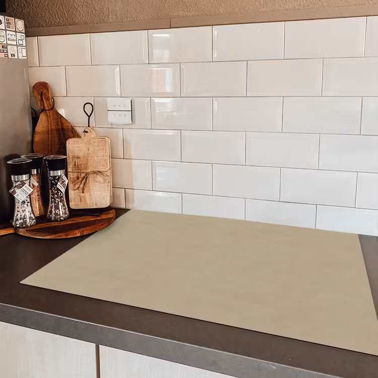 Zandkleur - Korrelige structuur - Beton Inductie beschermer vinyl 3mm klein 276 -sfeer3
