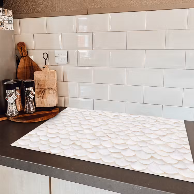 Schubben - Wit - Elegant Inductie beschermer vinyl 3mm klein 276 -sfeer3