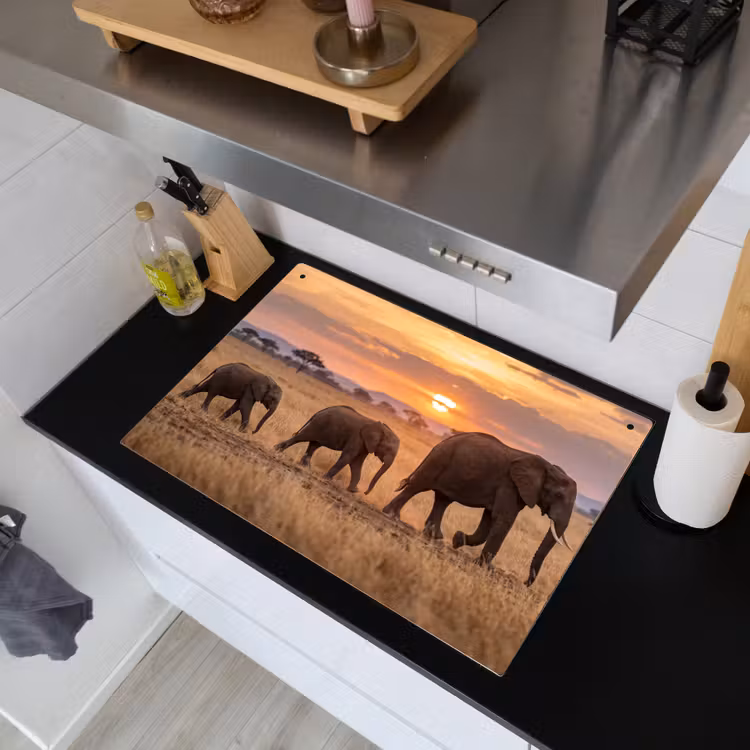Olifanten - Savanne - Zonsondergang - Afrika - Warm Inductie beschemer met haakjes klein -sfeer1