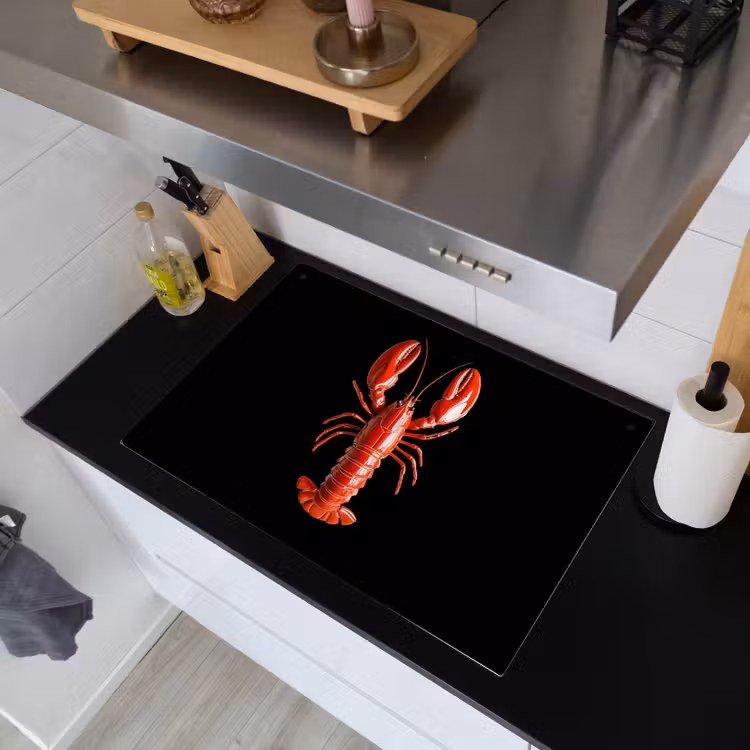 Kreeft - Glossier Rood - Zwart Inductie beschemer met haakjes klein -sfeer1