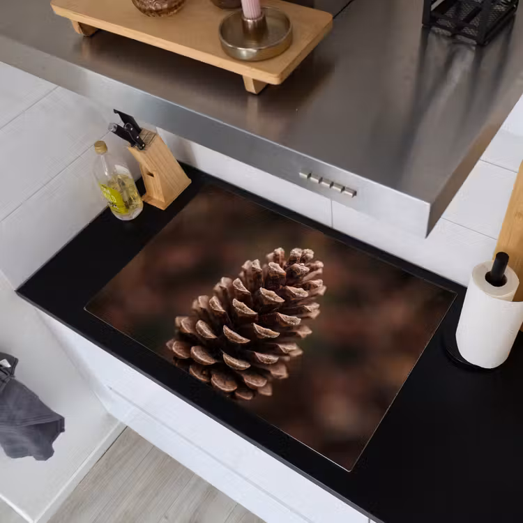 Dennenappel - Bos - Herfst - Bruin - Sfeervol Inductie beschemer met haakjes klein -sfeer1