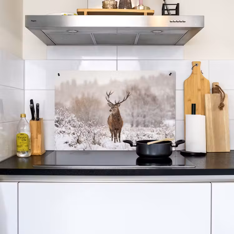 Edelhert - Bos - Sneeuw - Winter - Majestueus Inductie beschemer met haakjes klein -sfeer2