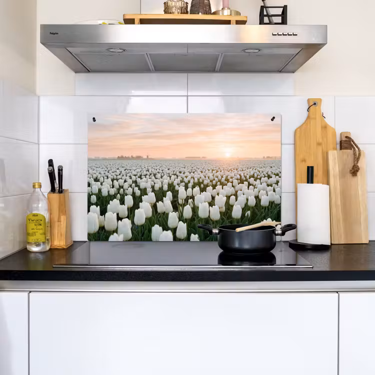 Tulpen - Landschap - Wit Inductie beschemer met haakjes klein -sfeer2