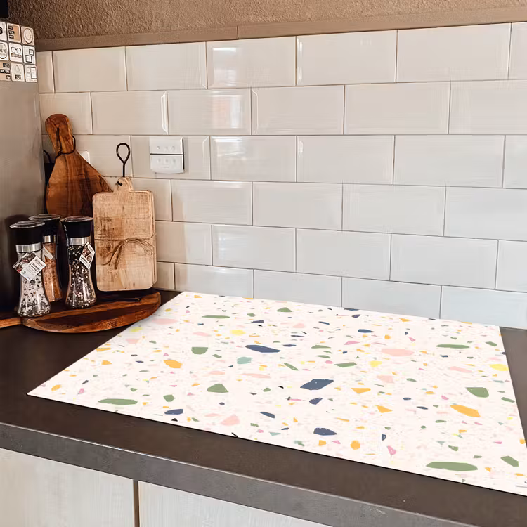 Terrazzo - Patroon - Kleurrijk - Festival Inductie beschermer vinyl 3mm klein 276 -sfeer3
