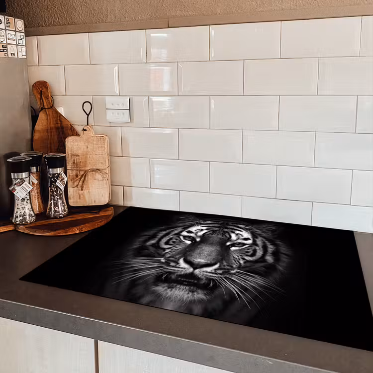 Tijger - Dieren - Zwart - Wit - Portret - Wild Inductie beschermer vinyl 3mm klein -sfeer3