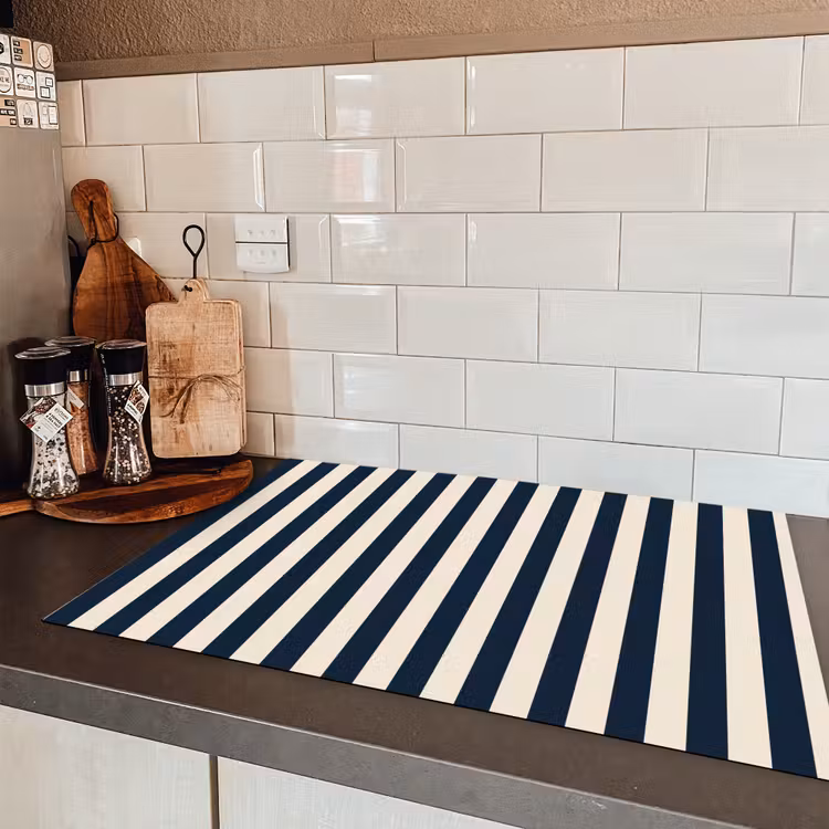 Verticale strepen - Blauw - Crème Inductie beschermer vinyl 3mm klein 276 -sfeer3