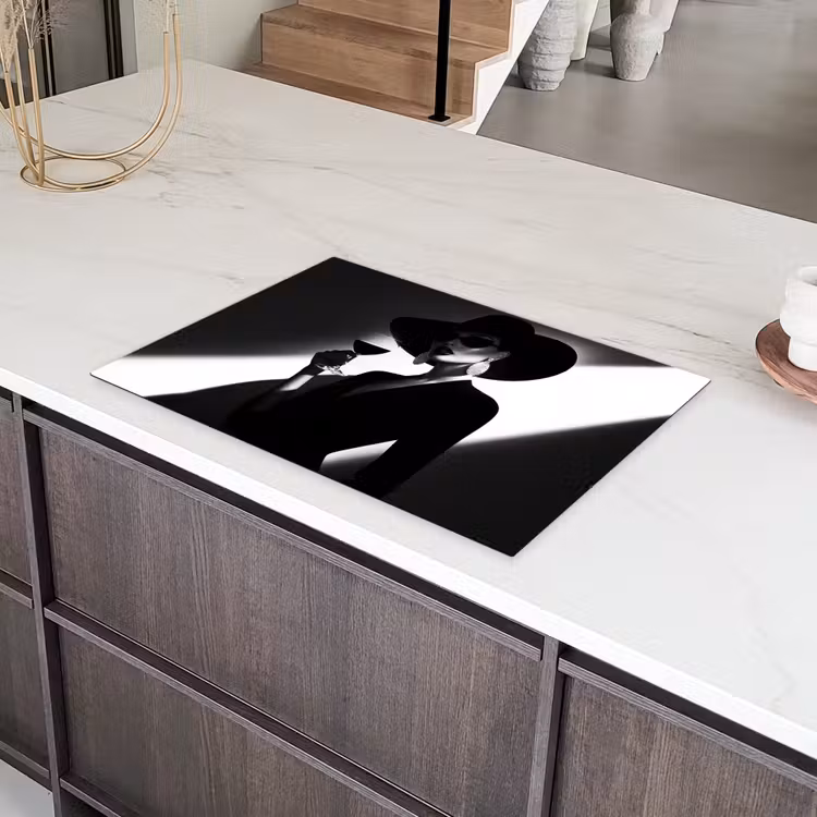 Vrouw - Wijn - Chic Inductie beschermer vinyl 3mm klein -sfeer8