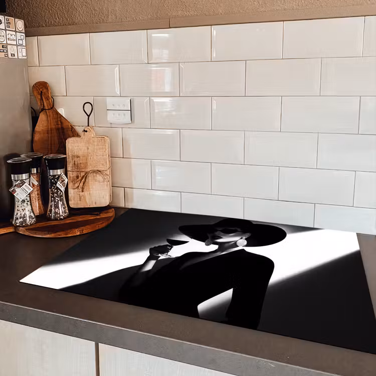 Vrouw - Wijn - Chic Inductie beschermer vinyl 3mm klein -sfeer3