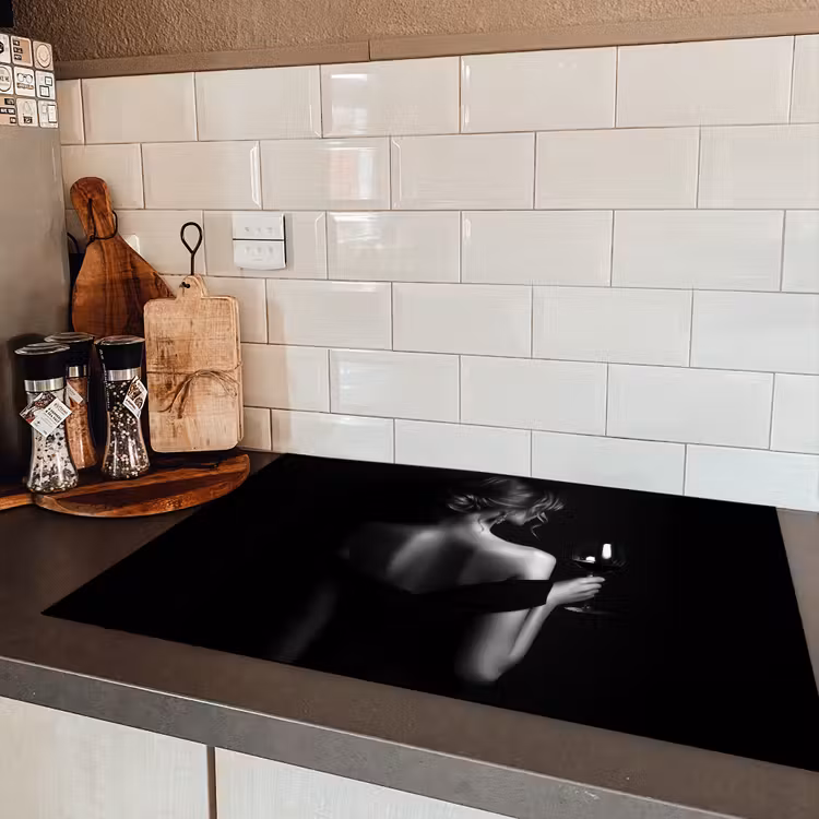 Vrouw - Wijn - Jurk Inductie beschermer vinyl 3mm klein -sfeer3
