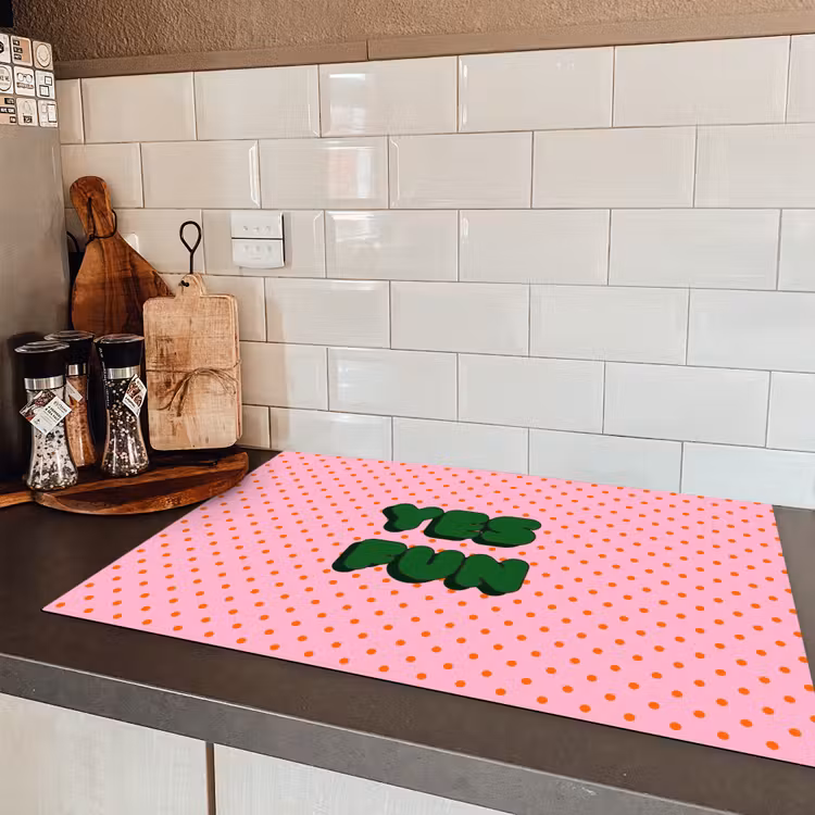Yes fun - Groen - Roze - Stippen Inductie beschermer vinyl 3mm klein -sfeer3