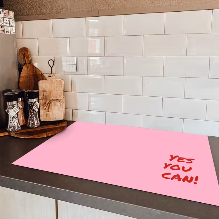 Yes you can do it - Rood - Roze Inductie beschermer vinyl 3mm klein -sfeer3