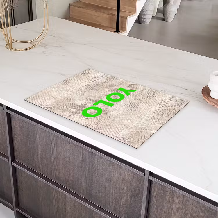 YOLO - Groen - Neon - Slangenprnt Inductie beschermer vinyl 3mm klein -sfeer8