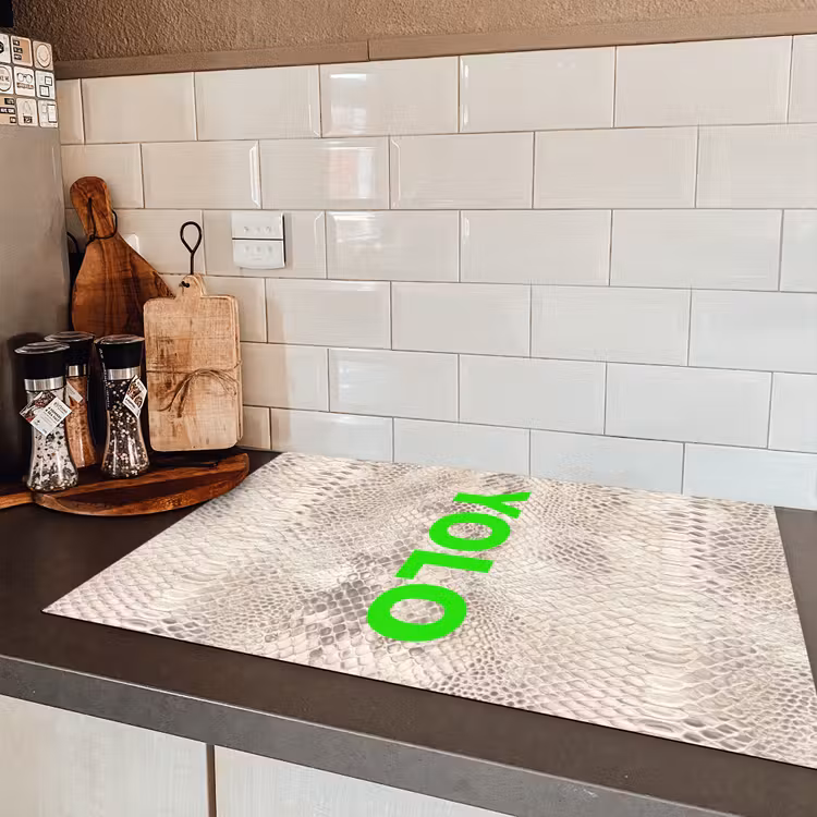 YOLO - Groen - Neon - Slangenprnt Inductie beschermer vinyl 3mm klein -sfeer3