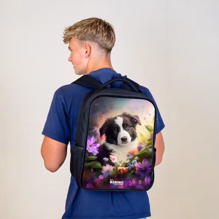 Hond met blauwe ogen in een veld Rugzak - Zwart middel -sfeer8
