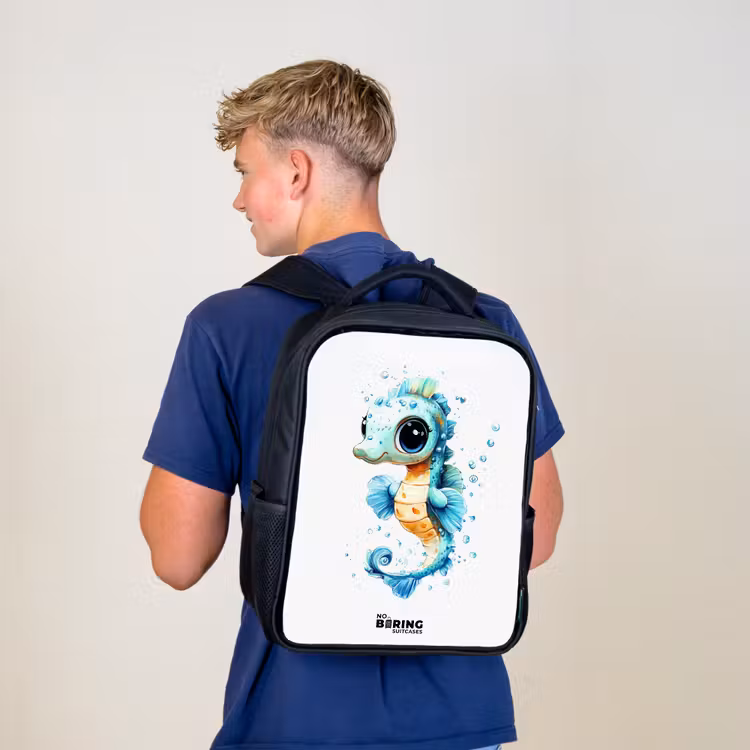 Blauw zeepaardje met grote ogen en luchtbellen Rugzak - Zwart middel -sfeer8