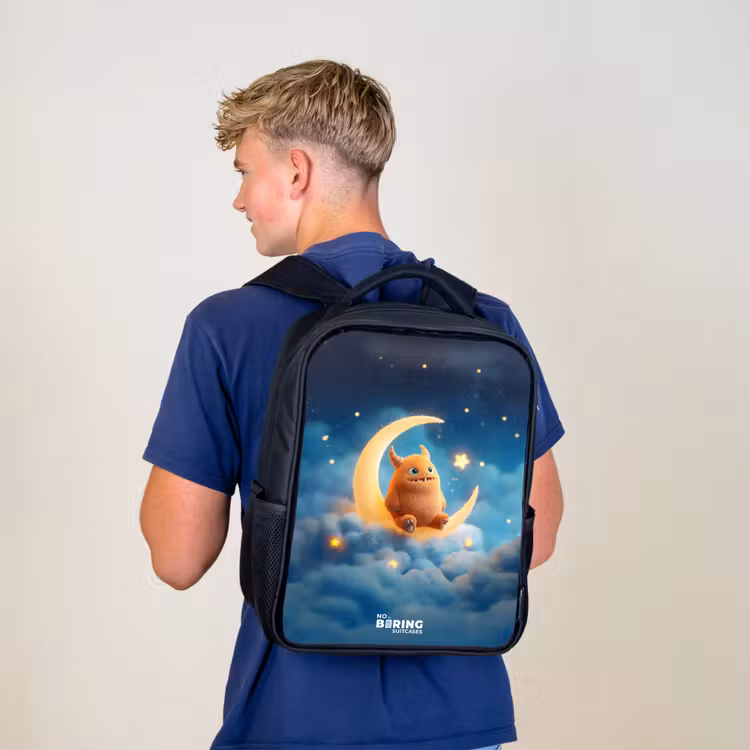 Oranje monster op maansikkel Rugzak - Zwart middel -sfeer8