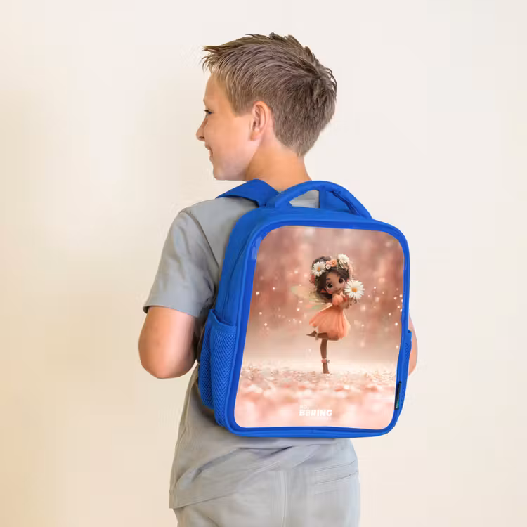 Fee met madeliefjes Kinderrugzak - Blauw middel -sfeer2
