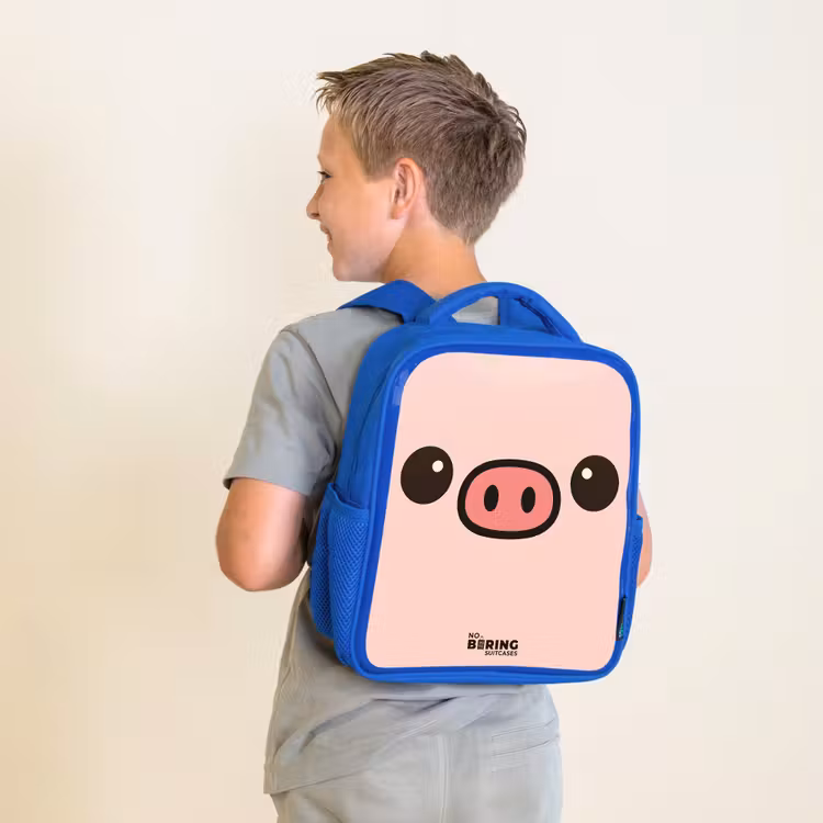 Kawai - Varken - Roze Kinderrugzak - Blauw middel -sfeer2