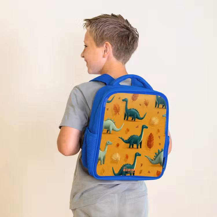 Lange nekken in herfstlandschap Kinderrugzak - Blauw middel -sfeer2