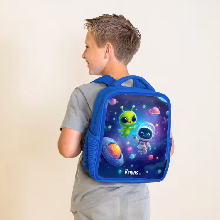 Vrolijke Ontmoeting in de Ruimte Kinderrugzak - Blauw middel -sfeer2