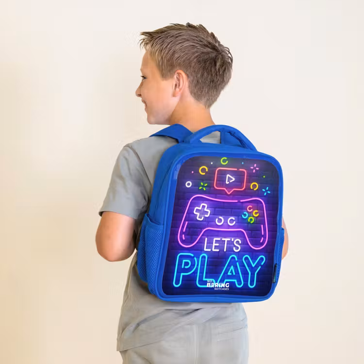 Neoncontroller tegen een bakstenen muur Kinderrugzak - Blauw middel -sfeer2