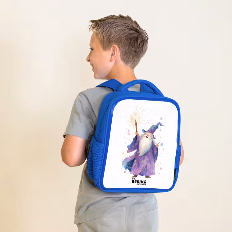 Oude tovenaar met staf Kinderrugzak - Blauw middel -sfeer2