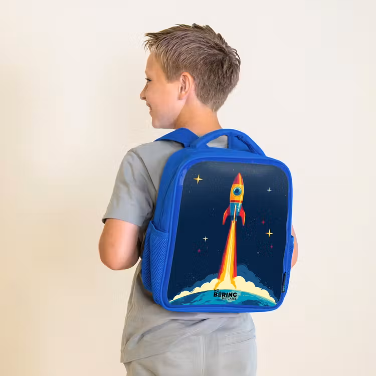 Planeet - Raket - Sterren - Donkerblauw Kinderrugzak - Blauw middel -sfeer2