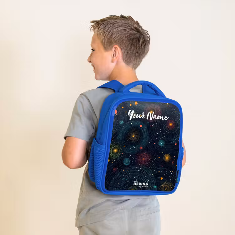 Sterren - Planeten - Kleurrijk Kinderrugzak - Blauw middel -sfeer2
