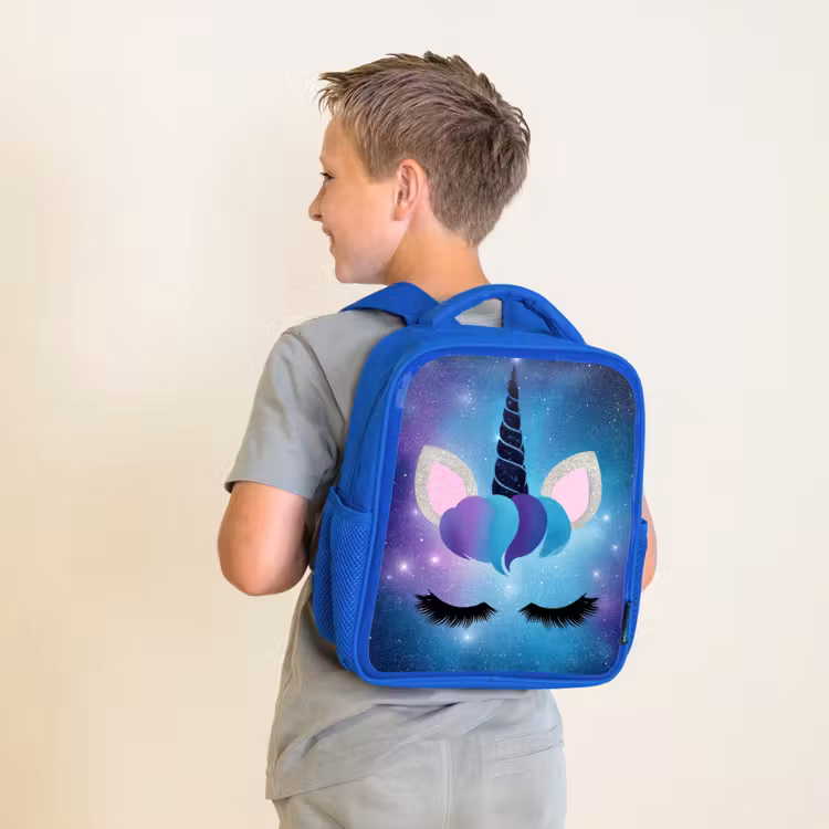 Eenhoorn - Sterren - Magisch - Blauw Kinderrugzak - Blauw middel -sfeer2