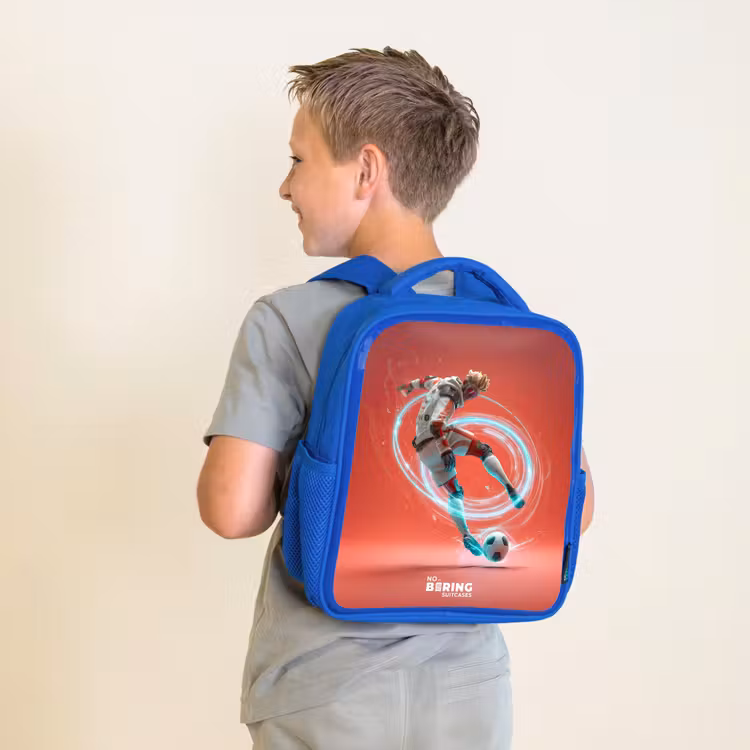 Voetbal - Jongen - Rood - Lichtcirkel Kinderrugzak - Blauw middel -sfeer2