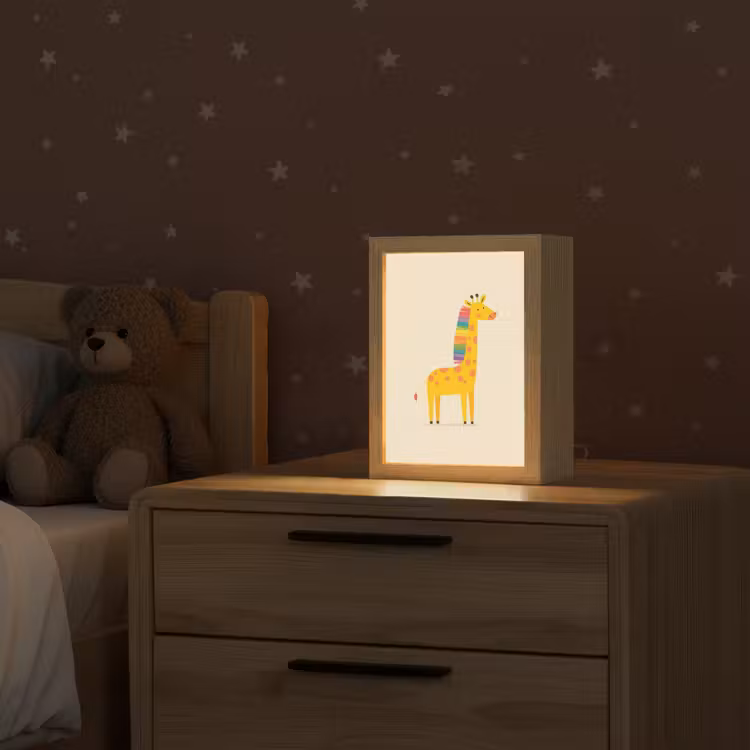 Giraffe - Regenboogmanen - Beige Light Box met kabel klein -sfeer1_kind