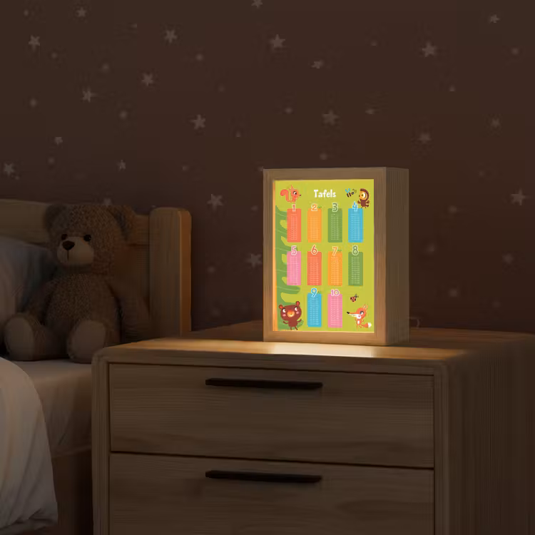Tafels van vermenigvuldiging - Leren rekenen voor kinderen - Cijfers oefenen - Bosdieren - Groen Light Box met kabel klein -sfeer1_kind