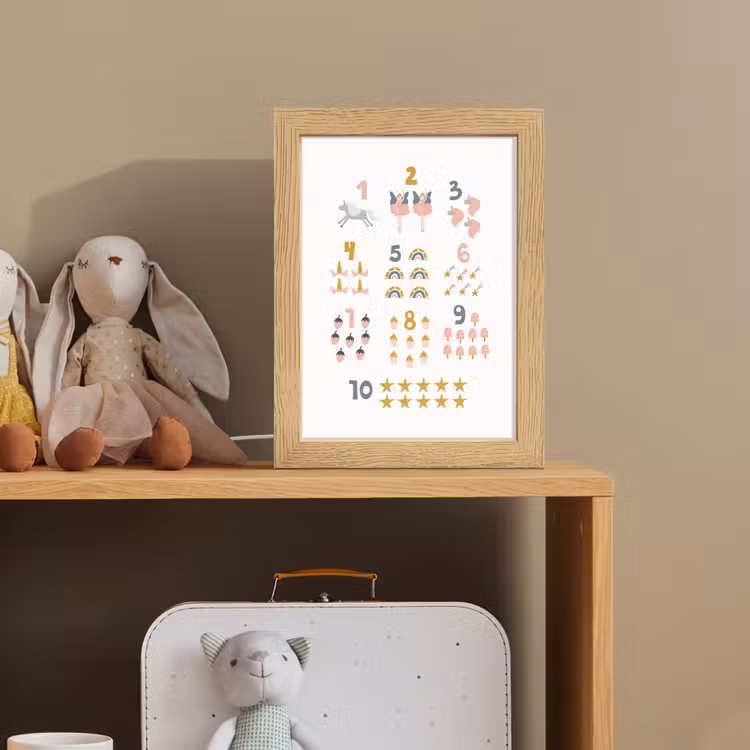 Getallen - Educatief - Leren tellen - Cijfers oefenen voor kinderen - Roze - Eenhoorn - Regenboog Light Box met kabel klein -sfeer2_kind