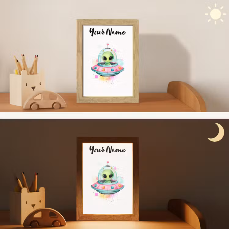 Alien - Ufo - Kleurrijk Light Box met kabel (Kinderlampje) klein -sfeer3_kind