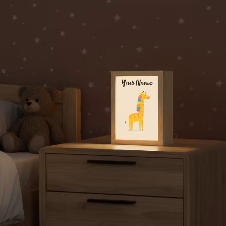 Giraffe - Regenboogmanen - Beige Light Box met kabel (Kinderlampje) klein -sfeer1_kind