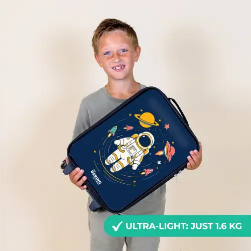 Astronaut - Planeet - Sterren - Raket Kinderkoffer - Zwart klein -sfeer4_UK