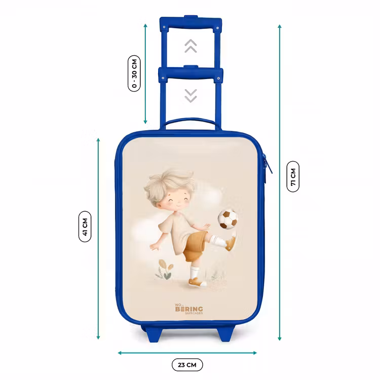 Jongen met een voetbal in beige kleuren Kinderkoffer - Blauw klein -productfoto_formaten