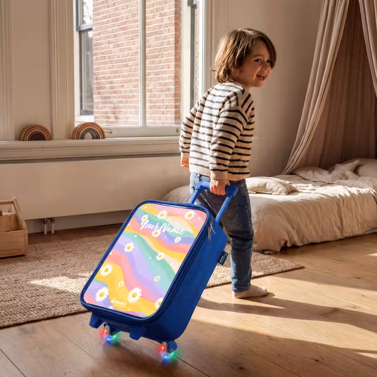 Madeliefjes op regenboogachtergrond Kinderkoffer - Blauw klein -sfeer1