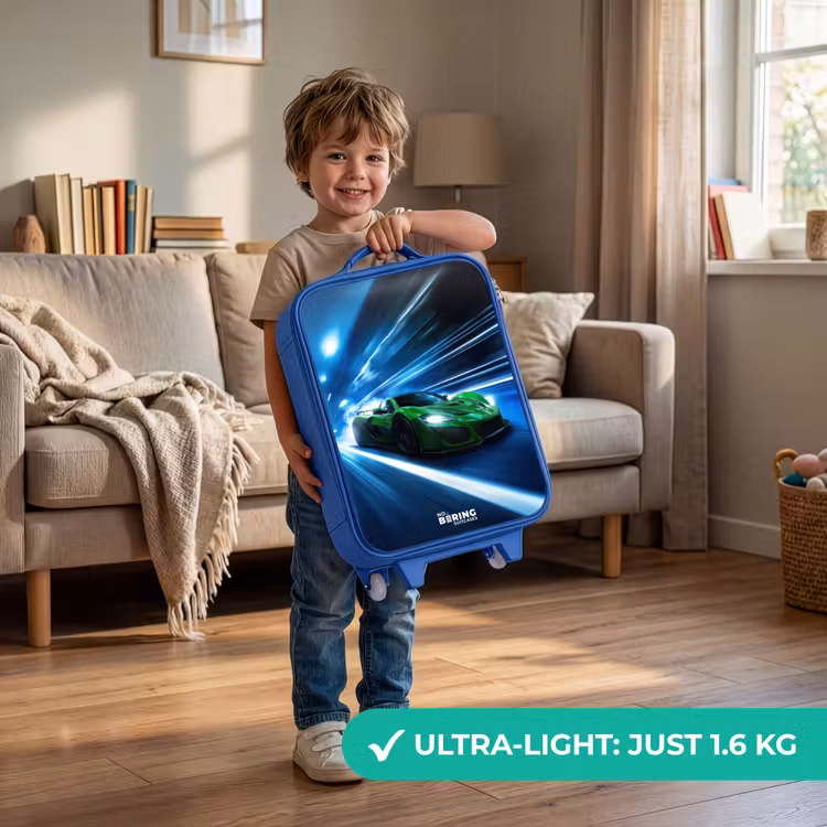 Groene supercar flitst door neonlicht Kinderkoffer - Blauw klein -sfeer2_EN