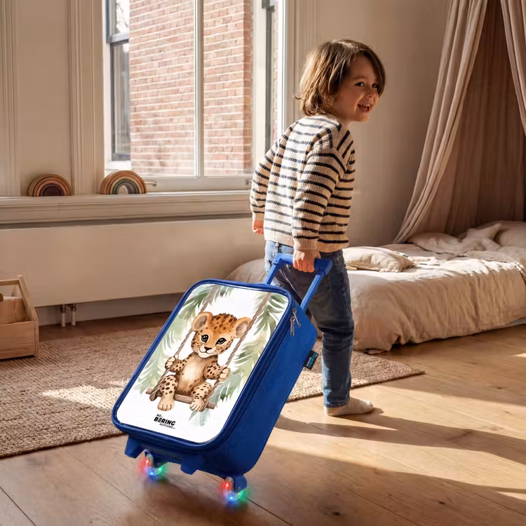Luipaard welp op een schommel waterverf illustratie Kinderkoffer - Blauw klein -sfeer1