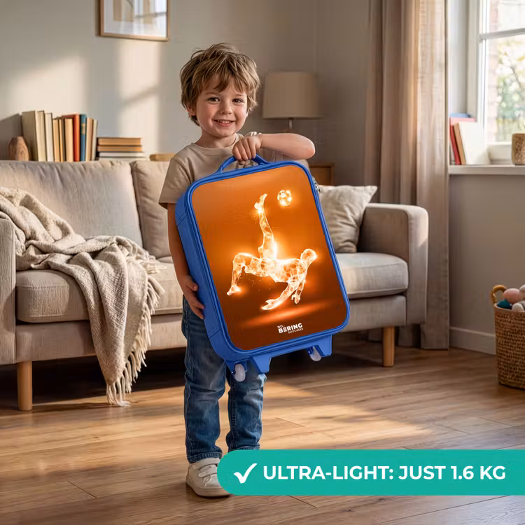 Oranje lichtvoetballer in zweefmoment Kinderkoffer - Blauw klein -sfeer2_EN