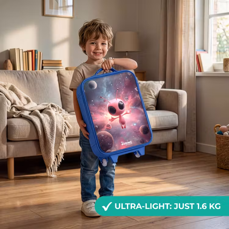 Roze Alien in Sterrennevel Kinderkoffer - Blauw klein -sfeer2_EN