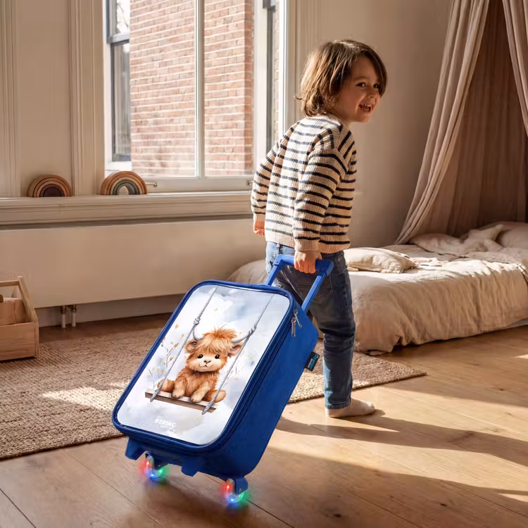 Schommelend Schotse hooglander kalf van waterverf Kinderkoffer - Blauw klein -sfeer1