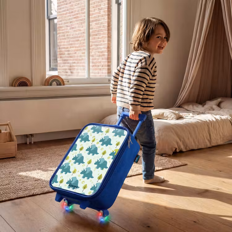 Triceratopsen tussen boompjes Kinderkoffer - Blauw klein -sfeer1